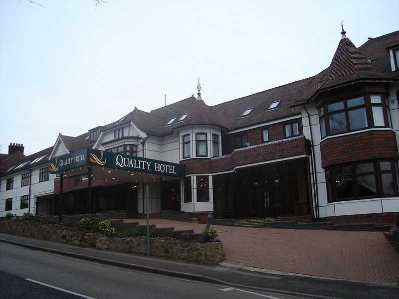The Luton Hotel Exterior foto